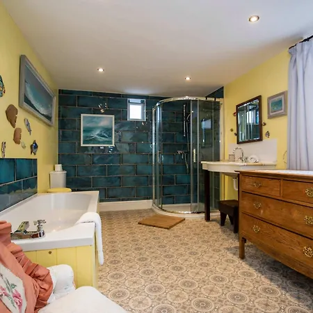 Characterful 5 Bedroom Coastal Sleeps 10 Dom wakacyjny