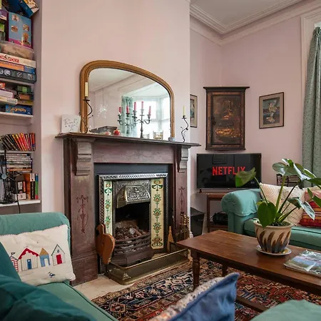 Дом отдыха Characterful 5 Bedroom Coastal Sleeps 10 Солтберн-бай-те-Си