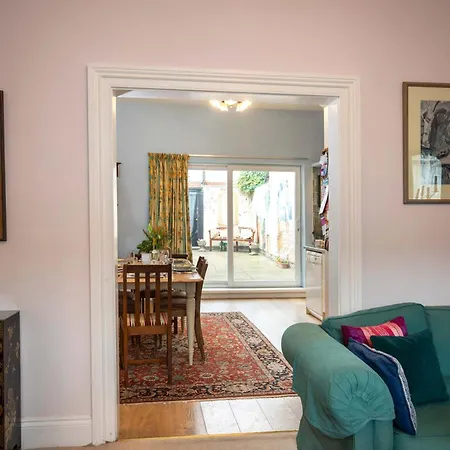 Characterful 5 Bedroom Coastal Sleeps 10 *