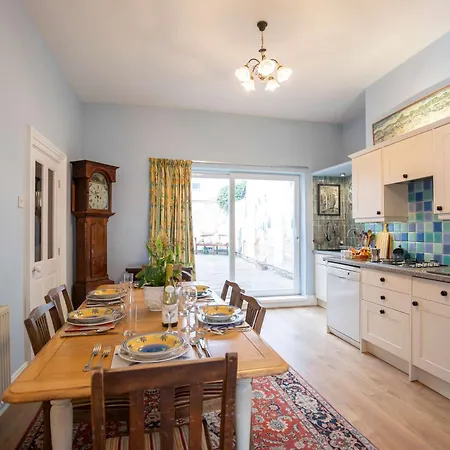 Дом отдыха Characterful 5 Bedroom Coastal Sleeps 10 Солтберн-бай-те-Си