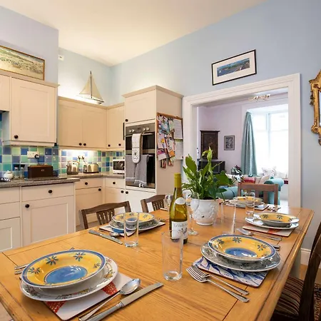 Characterful 5 Bedroom Coastal Sleeps 10 Дом отдыха Солтберн-бай-те-Си