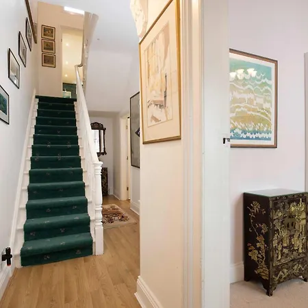 Characterful 5 Bedroom Coastal Sleeps 10 * Saltburn-by-the-Sea