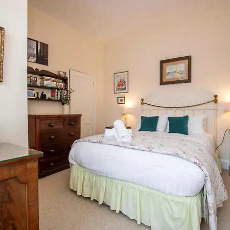 Characterful 5 Bedroom Coastal Sleeps 10 * Saltburn-by-the-Sea