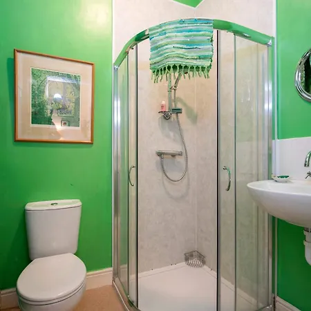 Dom wakacyjny Characterful 5 Bedroom Coastal Sleeps 10 *