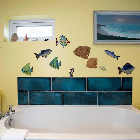 Dom wakacyjny Characterful 5 Bedroom Coastal Sleeps 10 *