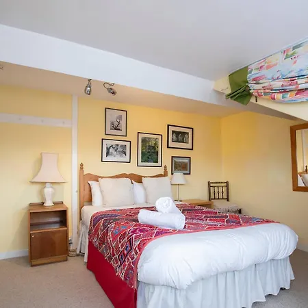 Characterful 5 Bedroom Coastal Sleeps 10 Dom wakacyjny *
